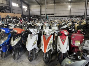 Scooter e Motociclette Usate a Benzina Yamaha/Kymco/<span class=keywords><strong>Sym</strong></span> 4 Tempi 50CC con Freno a Disco, Colori Misti, Prezzo Conveniente per Vendita all'Ingrosso - Product Image 5