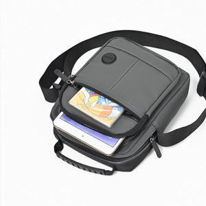 Sacs à bandoulière Oxford personnalisés pour hommes, sacs messager à la mode, sacs banane étanches pour ordinateur portable, vente en gros à prix abordable - Product Image 4
