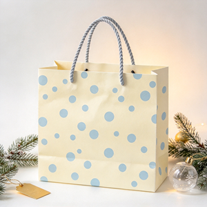 Sac de transport <span class=keywords><strong>en</strong></span> papier d'art sur mesure, gaufré, estampé à chaud, pelliculé mat, avec poignée <span class=keywords><strong>en</strong></span> ruban, pour boutique de détail - Product Image 1