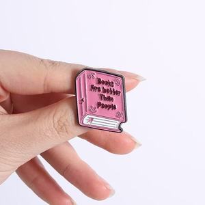 Al por mayor: Broches <span class=keywords><strong>de</strong></span> metal para libros, creativos, únicos, rosas, esmaltados, estilo caricatura, bonitos, accesorio metálico para libros, insignia. - Product Image 4