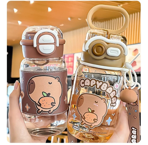 Gelas Plastik PC Capibala Double Drink Baru dengan Tutup Elastis, Sedotan & Tali, Desain Kartun Kreatif, Untuk Anak-Anak Unisex, Cocok untuk Perjalanan - Product Image 3