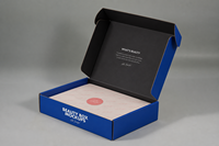 OEM-Fabrik Benutzerdefiniertes Logo Rosa Farbe Hochwertige Box Kosmetik Wellpappe Verpackung Versandbox Maßgefertigte Versandverpackung