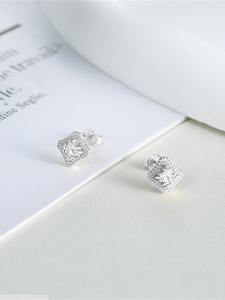 ต่างหูเงินแท้ S925 ประดับเซอร์โคเนียมสีเงินขาว ดีไซน์หรูหรา วินเทจ สวยงาม - Product Image 2