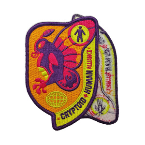 Écussons entièrement brodés personnalisés avec dos adhésif pour la décoration des vêtements et des sacs à dos - Product Image 5