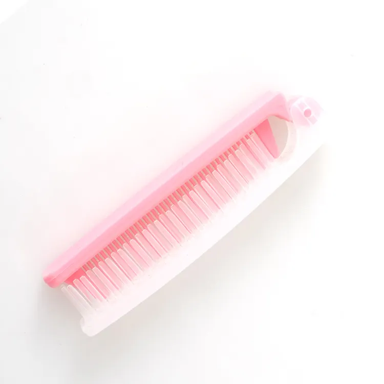 Fabrika doğrudan taşınabilir tek kullanımlık taraklar küçük tek kullanımlık katlanır plastik saç fırçası için otel