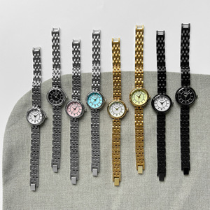 Montre-bracelet élégante pour femme avec bracelet en or, cadran rond, mouvement à quartz analogique - Product Image 5