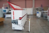 Meilleur prix, nouvelle conception, machine de chantournage automatique pour la fabrication de meubles en MDF, machine à banderole PVC pour panneaux de bois