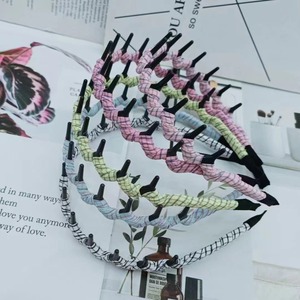 Diadema de tela ondulada con dientes antideslizantes, plegable, para mujer, uso diario, corona alta, tela, hecha a mano, color sólido - Product Image 4