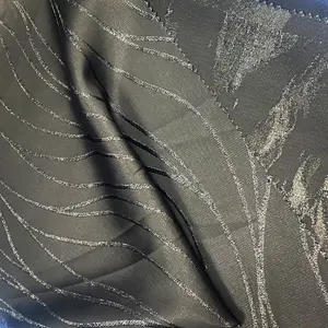 Pasokan produsen kain ABAYA logam indah pola garis Jet hitam kain Jacquard untuk mewah pakaian Abaya sederhana