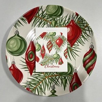 Assiette en céramique à thème de Noël, rouge et verte, ornements suspendus, branche de pin, émaillée, compatible micro-ondes, design frais et mignon, plate