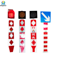 Panneau de signalisation routière solaire LED en acier galvanisé écologique avec protection IP53 pour les routes