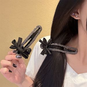 Pince à cheveux bec de canard grande taille pour l'arrière de la tête, avec diamants incrustés, design élégant et moderne, idéale pour l'été - Product Image 3