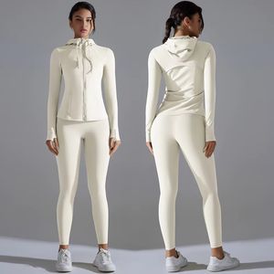 بدلة يوغا بأكمام طويلة وقلنسوة بسحاب بلون اللوجو، ملابس داخلية مريحة، بنطلون ضيق بخصر عالٍ للرياضة واللياقة البدنية - Product Image 1