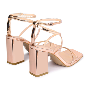 WETKISS Custom Brand Name <span class=keywords><strong>sandali</strong></span> <span class=keywords><strong>con</strong></span> <span class=keywords><strong>tacco</strong></span> quadrato <span class=keywords><strong>sandali</strong></span> specchio PU <span class=keywords><strong>sandali</strong></span> estivi <span class=keywords><strong>con</strong></span> cinturino incrociato da donna - Product Image 4