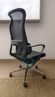 Chaise de bureau pivotante multifonctionnelle avec pieds croisés en maille ergonomique pour ordinateur de direction d'école