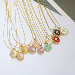 NM1388 Collar con Colgante de Medallón Vintage Chapado en Oro de 18K con Esmalte, Diseño de Ángel, Cruz, Estrella y Espiral, para Fotos - Product Image 5