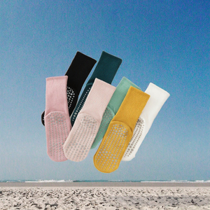 Calcetines Deportivos Transpirables Antideslizantes de Punto <span class=keywords><strong>JINGOU</strong></span> 2026 con Logotipo en el Puño para Yoga y Deportes - Juveniles y Adultos OEM Gran Venta - Product Image 3