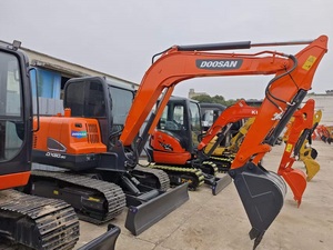 Excavatrice Doosan DX60 d'occasion de 6 tonnes, de bonne qualité, avec chenilles hydrauliques, conforme aux normes EPA/CE, en stock. - Product Image 2