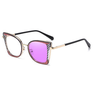 Lunettes de soleil à changement de couleur tendance pour femmes, protection UV400, monture en métal TR, verres PC, style transfrontalier - Product Image 5