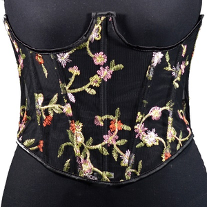 Delicado corsé de malla con bordado y cordones para niñas, ideal para el verano y uso diario. - Product Image 2