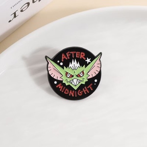 Al por mayor: Pines de metal de dibujos animados, Broches únicos de pequeños monstruos 'After Midnight', Lindos pines de metal de murciélago y monstruo de dibujos animados, Insignia de accesorio de metal - Product Image 3