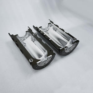 قالب زجاجة ألومنيوم سعة 1020 مل للاستخدام في آلة دوارة، يستخدم في خط نفخ الزجاجات المعقم عالي السرعة BJY BJY-C، يدوم لـ 10 مليون دورة - Product Image 5