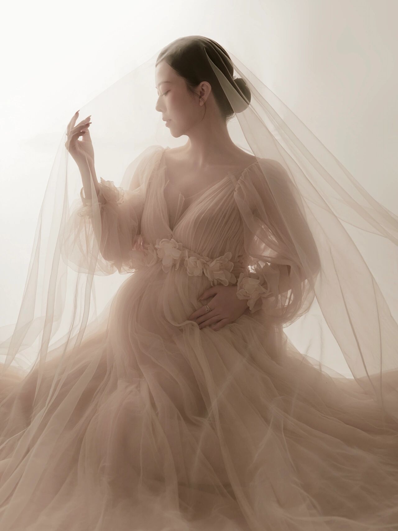 white christmas dresses Champagne Prom Dresses Modest V-Neck Minimalist Cap Sleeves A Line Str main image 1