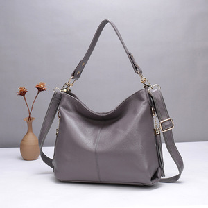 Sac fourre-tout décontracté en cuir véritable pour femme, collection Printemps 2025 – Sac à main et bandoulière souple et imperméable - Product Image 6