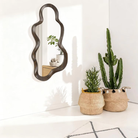 Miroir mural de luxe asymétrique ondulé, miroir pleine longueur, décoration créative unique pour salon et chambre à coucher