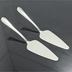 ไม้พายเค้กสแตนเลสแบบมีฟัน 23 ซม. อุปกรณ์ทำขนมรูปสามเหลี่ยมสำหรับเค้ก พิซซ่า ชีส - Product Image 3