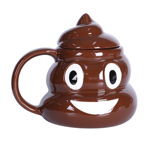Taza de café de cerámica con tapa, diseño de caca de dibujos animados, para regalo divertido en fiestas. - Product Image 5