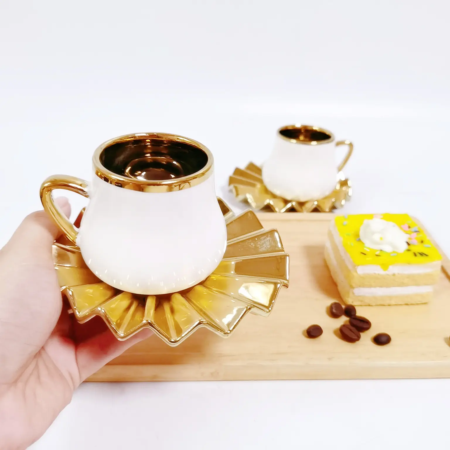 도매 도자기 에스프레소 컵 세트 디자인 아랍어 6 개 90Ml 에스프레소 세라믹 재사용 가능한 커피 컵 접시 세트