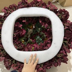 Centro de Mesa de Flores Artificiales Color Rojo Vino y Naranja de 60 cm, Personalizable y Exclusivo de GreenLife, para Decoración de Mesa de Comedor y Banquetes - Product Image 3