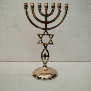Collection Heritage, chandelier à 7 branches en laiton massif pour décoration religieuse - Product Image 1