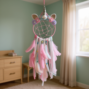 Attrape-rêves licorne Angelina 20x70cm, décoration murale bohème en plumes roses pour chambres d'enfants - Product Image 2