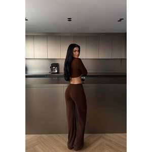 ชุดเซ็ตเสื้อผ้าถักไหมพรมสีน้ำตาลเข้ม - Product Image 1