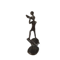 Sculpture abstraite en fonte de tromboniste sur chaise, figurine d'artiste, décoration artistique pour la maison et le bureau, artisanat très vendu