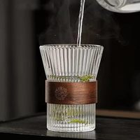 Elegante Gerippte Glas-Tasse mit 300ml Fassungsvermögen und Abnehmbarer Holz-Wärmeisolierhülle für Kaffee, Tee, Haushalt und Geschenke