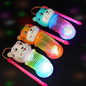 Juguete de anillo luminoso del Año del Tigre, anillo elástico de plástico con arcoíris para niños unisex de 2 a 4 años - Product Image 4