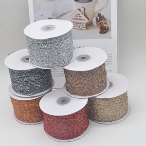Pita Jala Metalik Natal 7cm - Pita Grosgrain Emas dan Perak dengan Tepi Kawat untuk Dekorasi Pohon - 5 Yard/Roll - Product Image 2