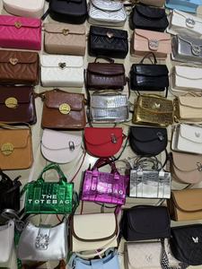 Bolso <span class=keywords><strong>de</strong></span> Hombro <span class=keywords><strong>de</strong></span> Gran Capacidad para Mujer, Color Sólido, Moda 2026, con Cierre Abierto, Color Caramelo, Venta al Por Mayor Directo <span class=keywords><strong>de</strong></span> Productores - Product Image 2