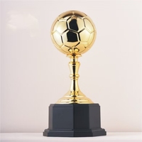 Trophée de coupe de football en métal de qualité, trophée de ligue de football, balle en or du fabricant chinois