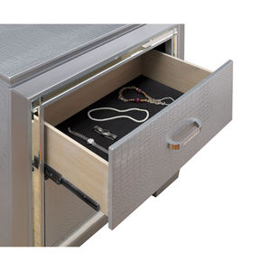 Table de chevet contemporaine en argent avec éclairage LED, tiroir à queue de pie, meuble de chambre à coucher - Product Image 3