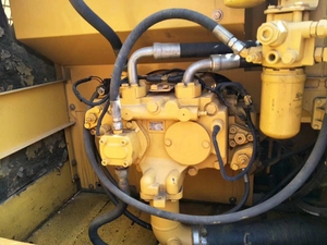 Excavatrice sur chenilles hydraulique CAT 320C d'<span class=keywords><strong>occasion</strong></span>, 21 tonnes, économe en carburant, grande pelle Caterpillar de seconde main pour l'aménagement paysager - Product Image 4