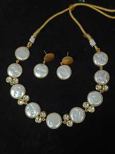 Collar de diseño grande de nácar con pendientes a juego, chapado en oro, joyería llamativa de latón para mujer, para bodas y fiestas nupciales - Product Image 4