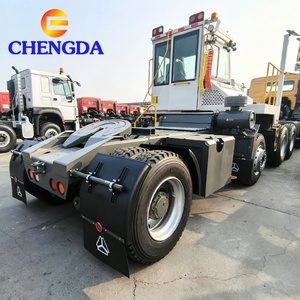 Nouveau tracteur portuaire <span class=keywords><strong>Sinotruk</strong></span> <span class=keywords><strong>Howo</strong></span> 4x4 4x2 6 roues - Product Image 1