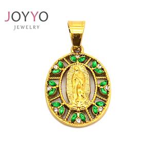 Kalung Liontin Bunda Maria Zamrud Baja Anti Karat Populer 2025 Gaya Retro Berlapis Emas untuk Grosir - Product Image 1