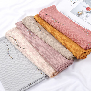 Nouveau hijab plissé tendance avec strass, foulard <span class=keywords><strong>de</strong></span> mode <span class=keywords><strong>pour</strong></span> femmes musulmanes - Product Image 6