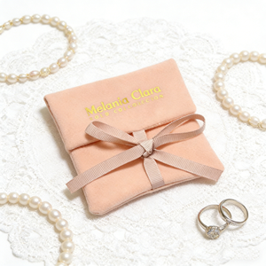 Nouveauté : Pochette à bijoux en tissu suédé rose pêche, style coquille, pour boucles d'oreilles et bijoux, inspirée Instagram - Product Image 1