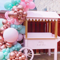 Chariot à bonbons en bois blanc avec toit et bordure dorée pour mariage, banquet, fête d'anniversaire, présentation de desserts, décoration de table